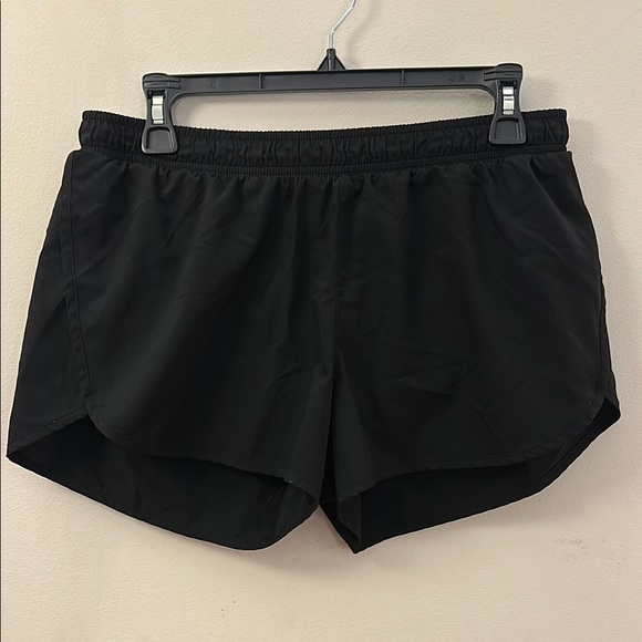 Old Navy Black Women's Athletic Shorts - Picture 1 of 6
